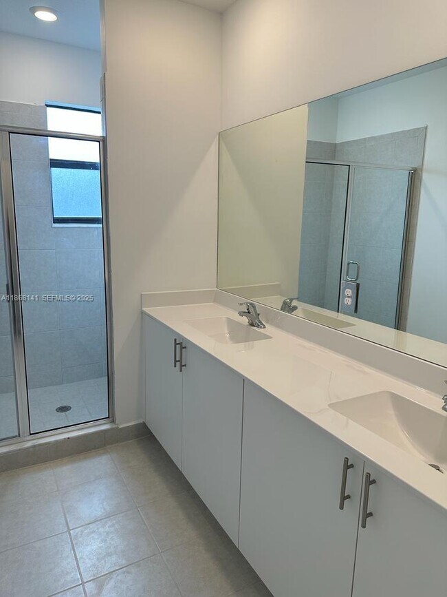 Building Photo - 11926 SW 245 Ter