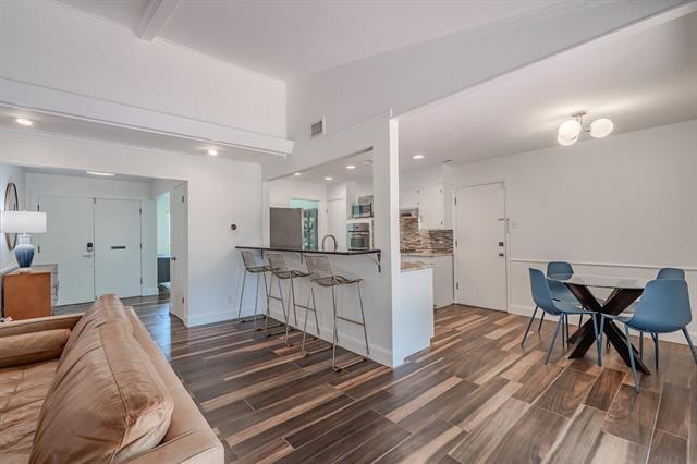 Building Photo - 3347 Latham Dr