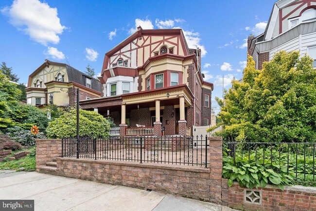 Building Photo - 5918 Pulaski Ave