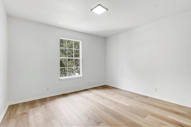 Building Photo - 16803 Bailey Jean Dr