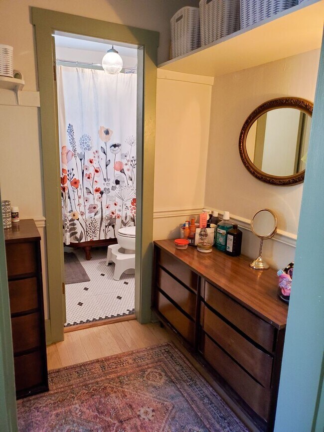 Building Photo - Laurel220 (KC-JF)