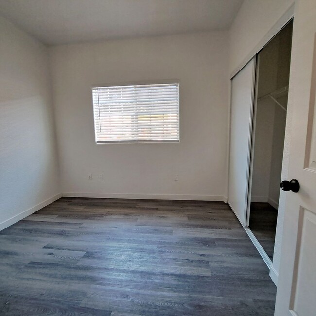Building Photo - Manzanita Condominium:  Three Bedroom Avai...