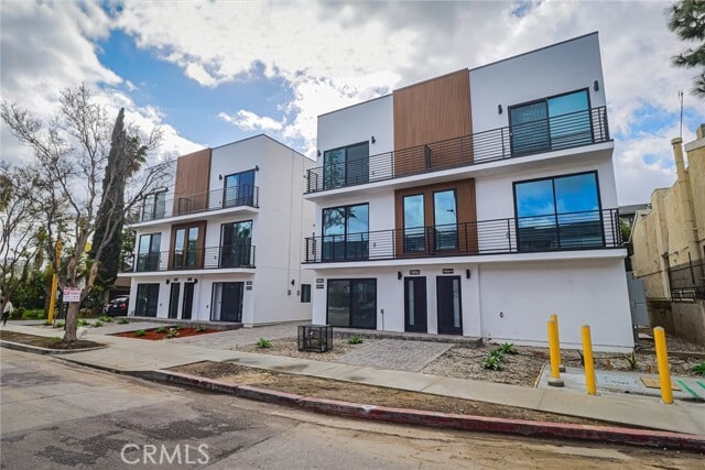 Building Photo - 11814 Gilmore St