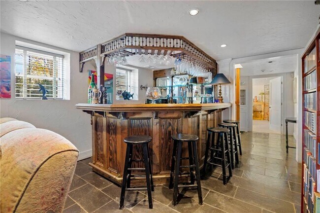 Building Photo - 4 Ansley Dr NE