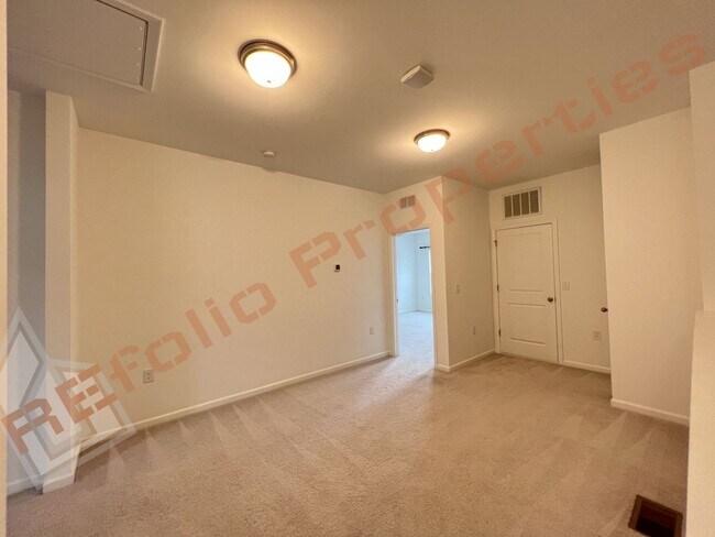 Building Photo - 1152 Epiphany Rd
