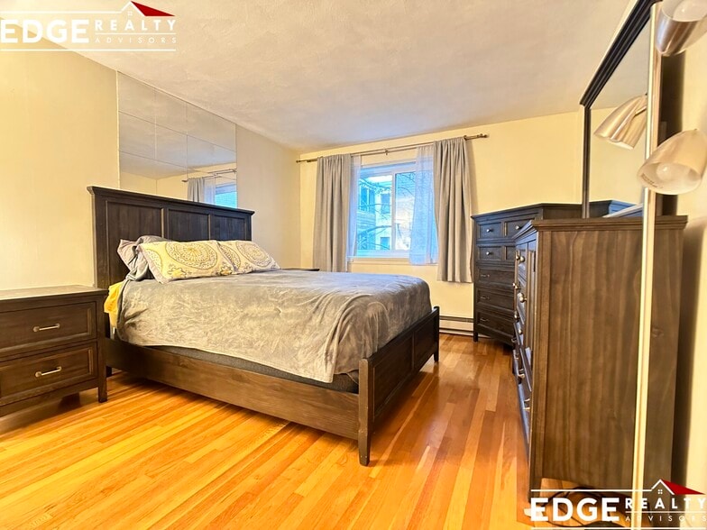 Building Photo - 39 Englewood Ave