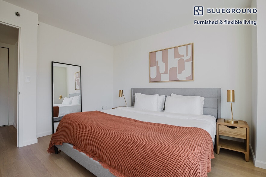 Building Photo - 180 W 20th St