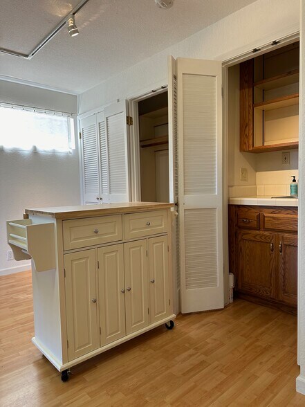 Building Photo - 815 Mirada Dr