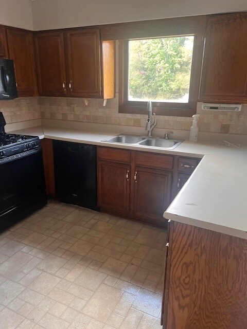 Building Photo - 175 Heritage Farm Ln