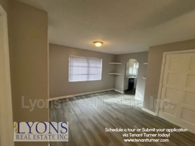 Building Photo - 2310 Deborah Dr