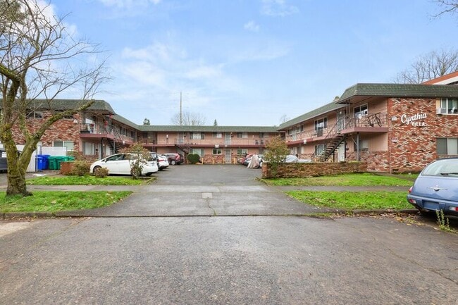 Building Photo - 2945 SE Washington St