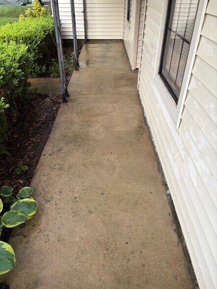 Building Photo - 973 Greencliff Dr