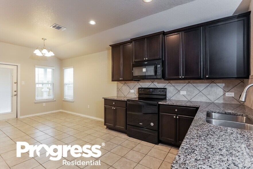 Building Photo - 119 Katy Post