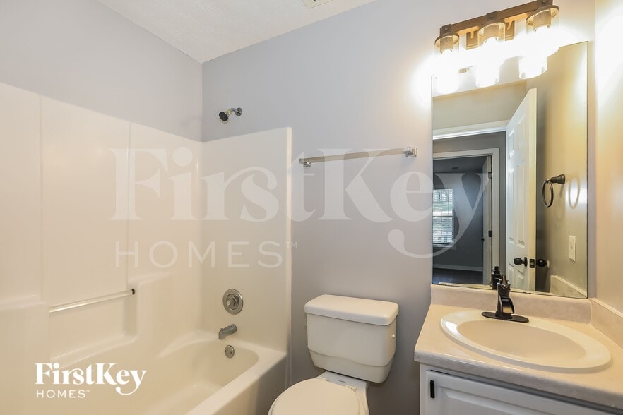 Building Photo - 723 Ridgetop Rd