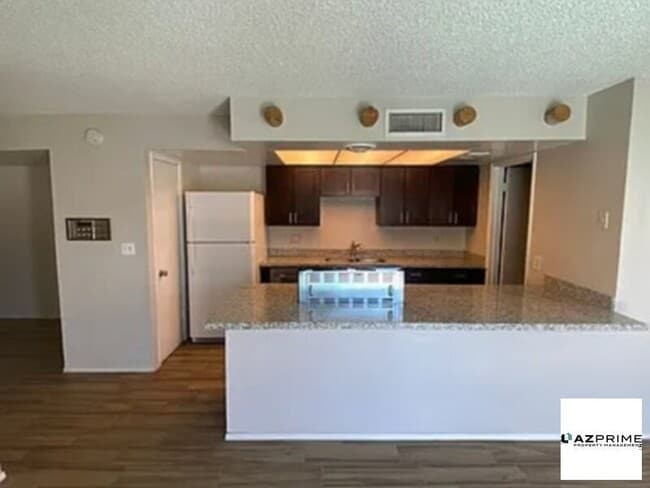 Building Photo - 3 bedroom 2 bath home