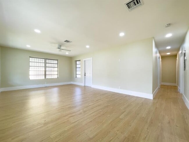 Primary Photo - 2287 NW 63rd St