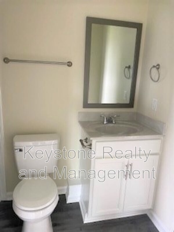 Building Photo - 129 Mace Ln