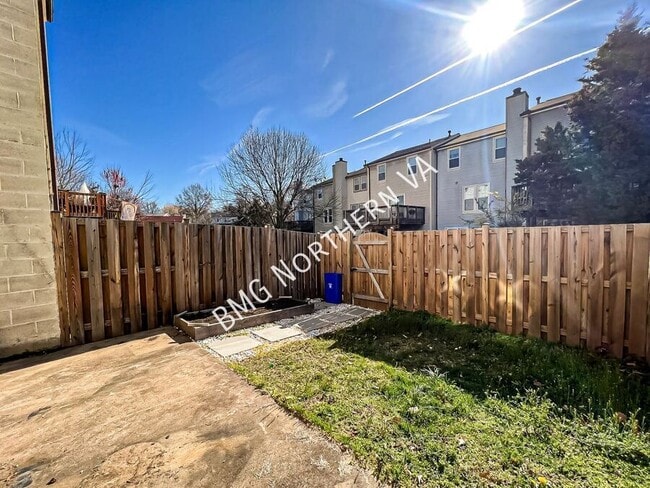 Building Photo - 14416 Black Horse Ct