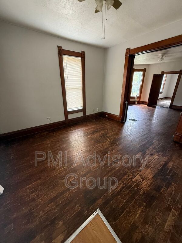 Building Photo - 105 SW Buchanan St