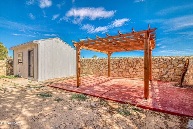 Building Photo - 12325 Tierra Bella Dr