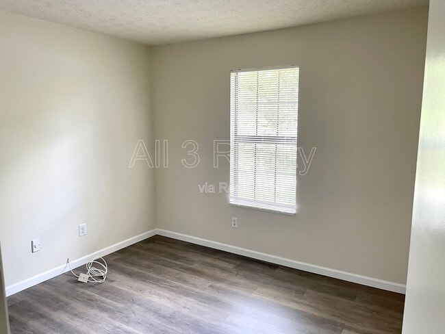 Building Photo - 5165 Fairforest Dr