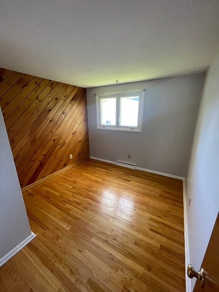 Building Photo - 225 Sunflower Dr
