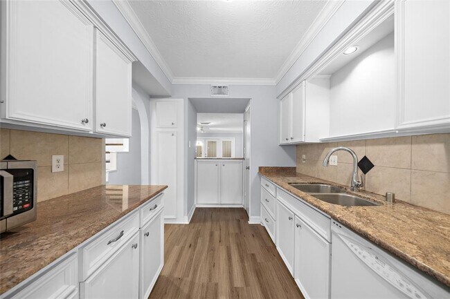 Building Photo - 2160 Winrock Blvd