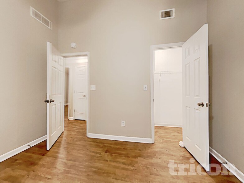 Building Photo - 35 Crooked Creek Dr