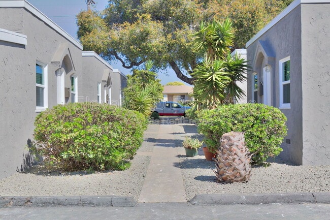 Building Photo - 290 2nd Ave