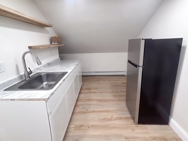 Building Photo - 38 Judith St