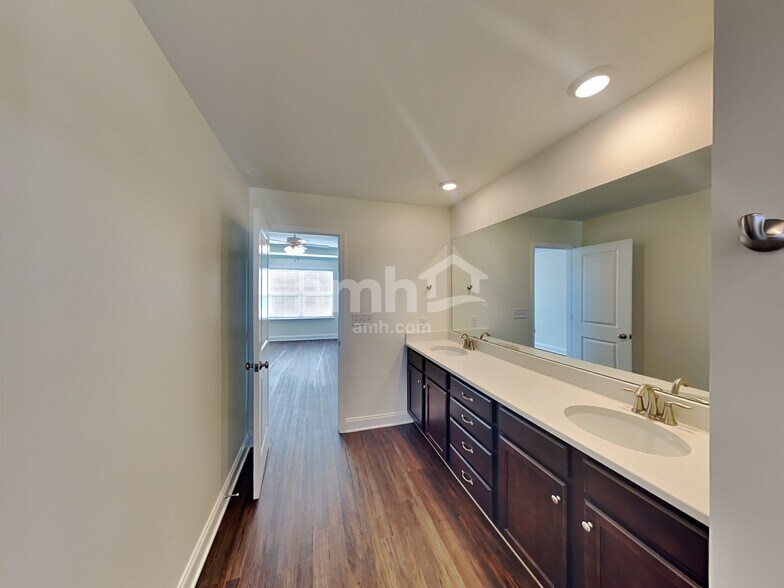 Building Photo - 5219 Virtue Ave