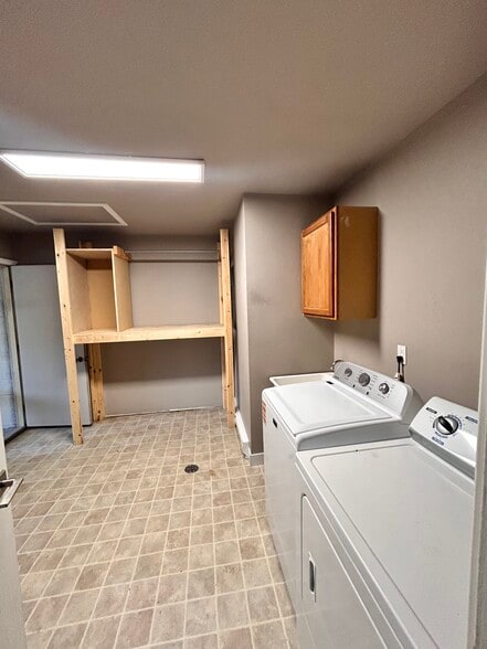 Laundry room - 209 Misty Meadows Blvd