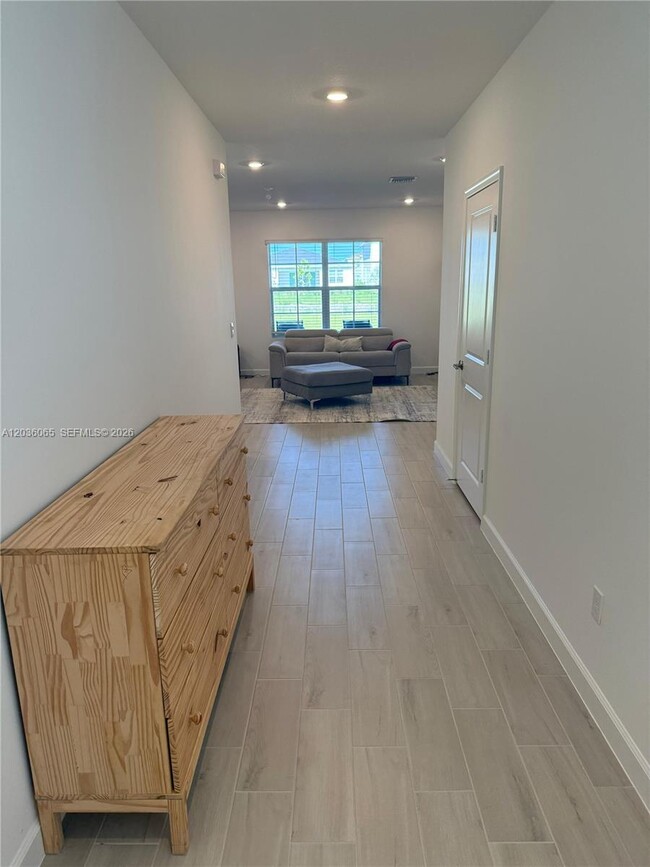 Building Photo - 1662 Hoot Owl Holw