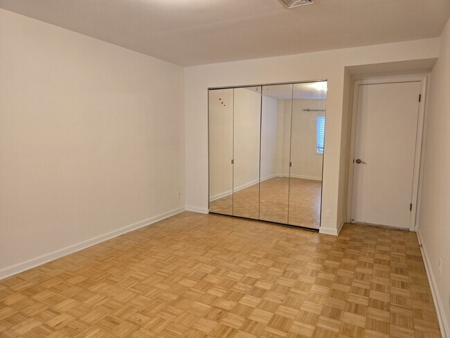 Building Photo - 633 Palisade Ave