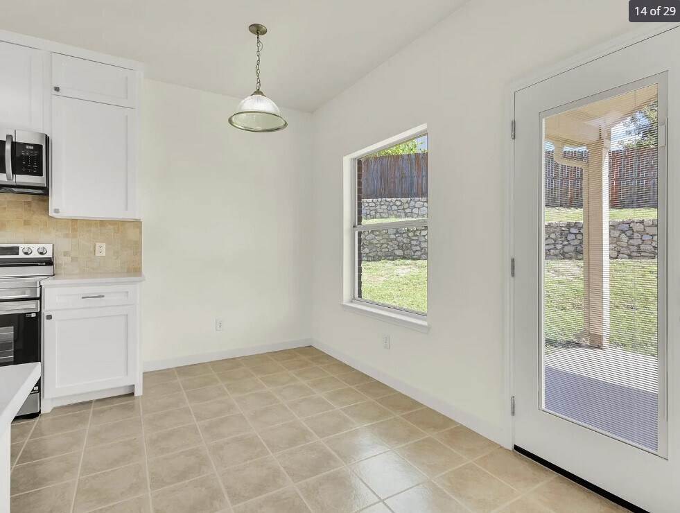 Building Photo - 10421 Trevino Ln