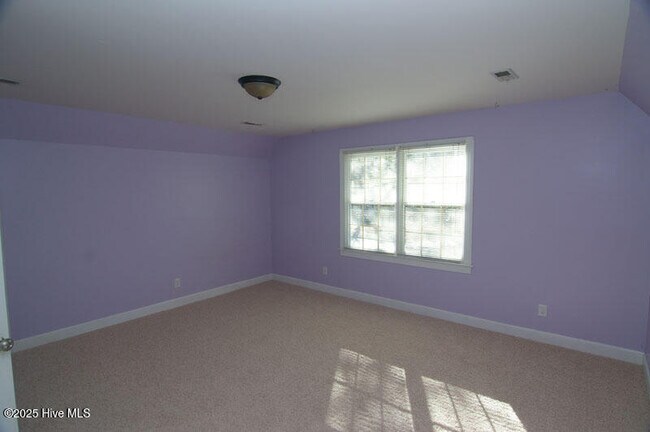 Building Photo - 709 Spring Run Rd