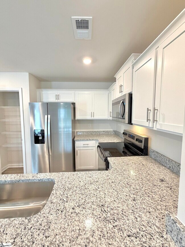 Building Photo - 803 Embark Cir