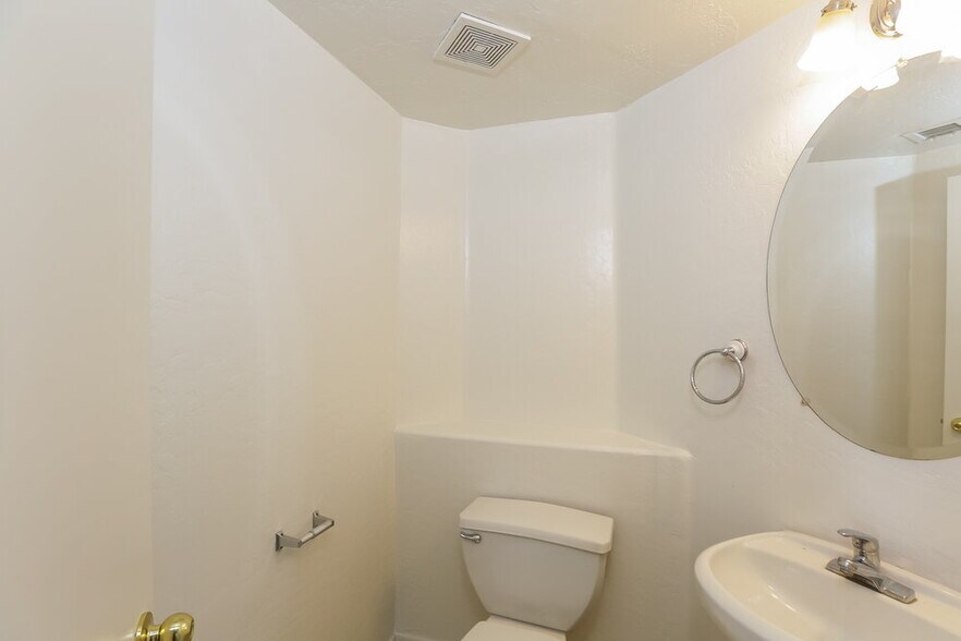 Building Photo - 11402 W Mohave St