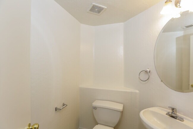 Building Photo - 11402 W Mohave St