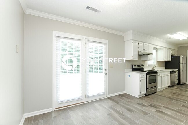 Building Photo - 3 Bedroom Pet-Friendly Home in High Point,...