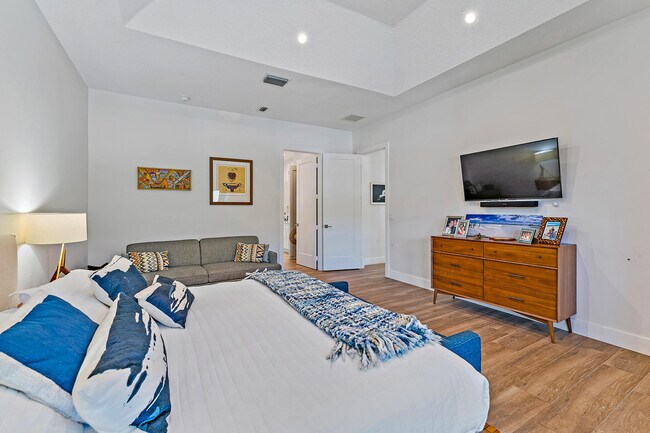 Building Photo - 14151 Little Cypress Cir