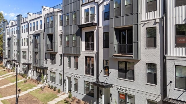 Gorgeous New Construction! Updated Kitche... - Gorgeous New Construction!  Updated Kitche...