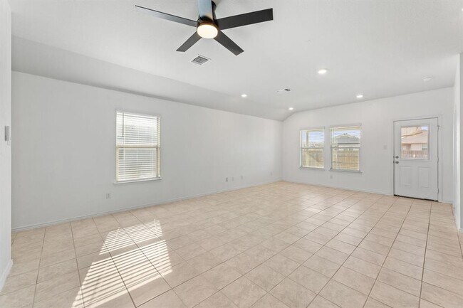 Building Photo - 141 Hammond Ct