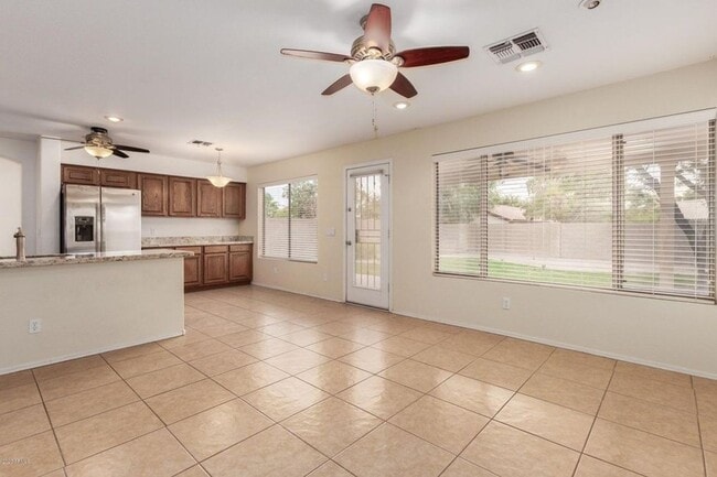 Building Photo - COMING SOON!! Lovely 3 Bedroom / 3 Bath  South Chandler Area Home!