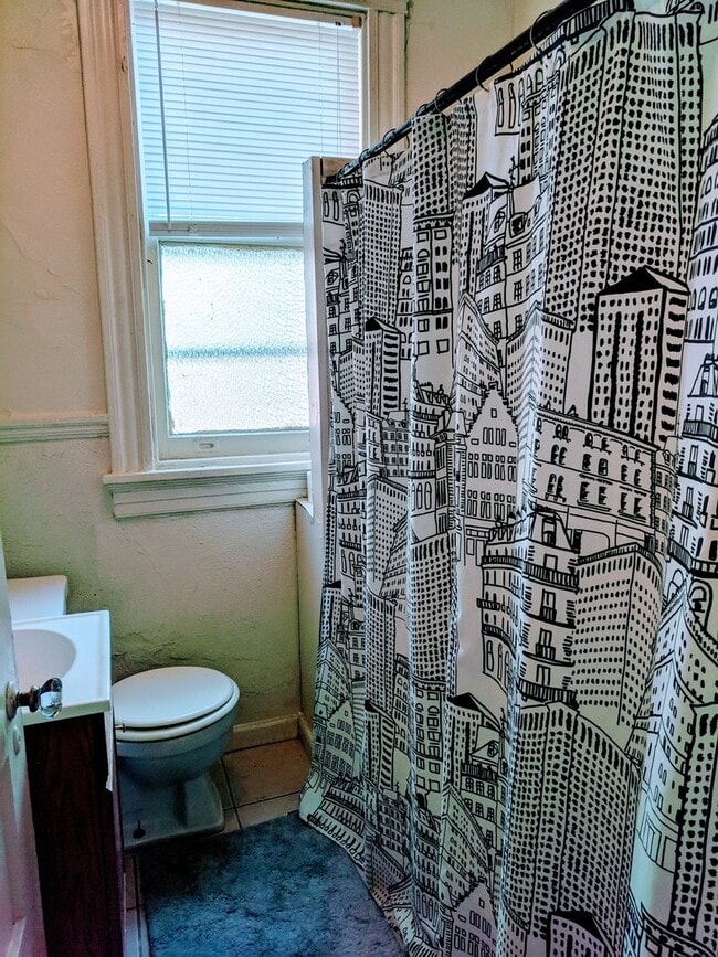 Building Photo - 1612 Floyd Ave