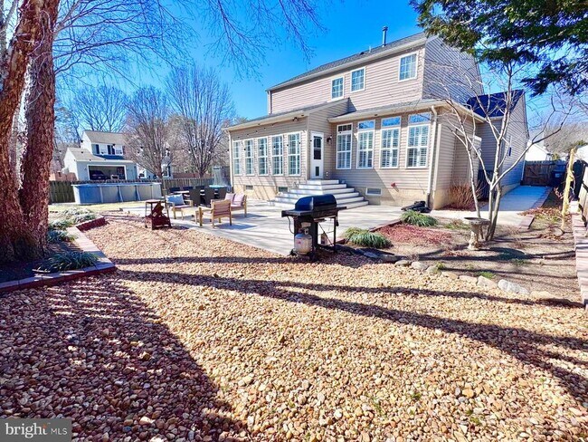 Building Photo - 15 River Oak Dr