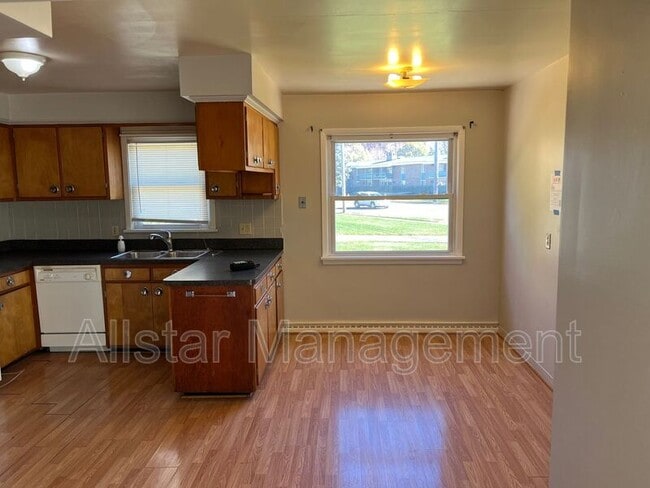 Building Photo - 26601 Lakeshore Blvd