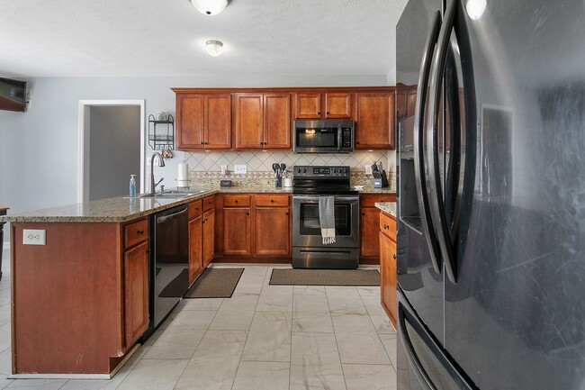 Building Photo - Stunning 4 Bed 3.5 Bath Home with Bonus Ro...