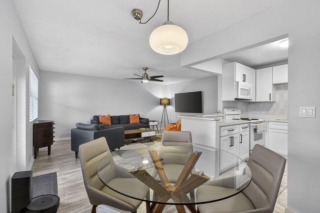 Building Photo - 155 Windsor G