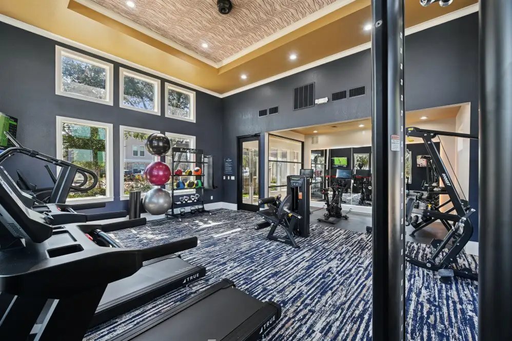 Building Photo - 7301 Oakmont Blvd